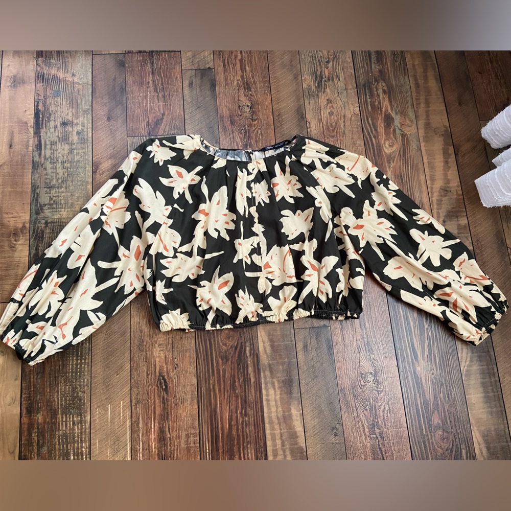 Printed Crop Top with Balloon sleeves